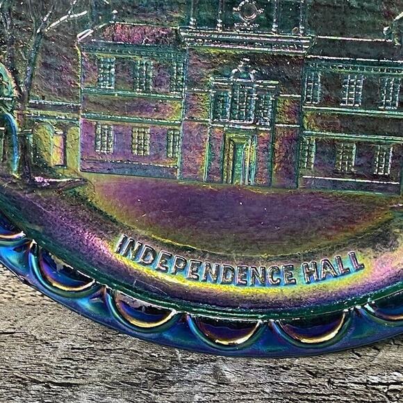 Vintage Indiana Glass Co Glass Plate Iridescent Carnival Independence Hall Blue - Picture 4 of 10